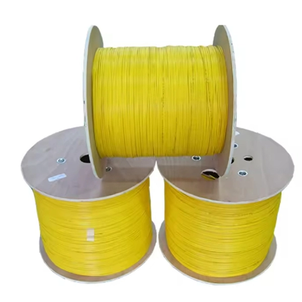 What components are used in fiber optic patch cords FC