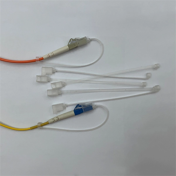 How does an optical cable transmit light 
