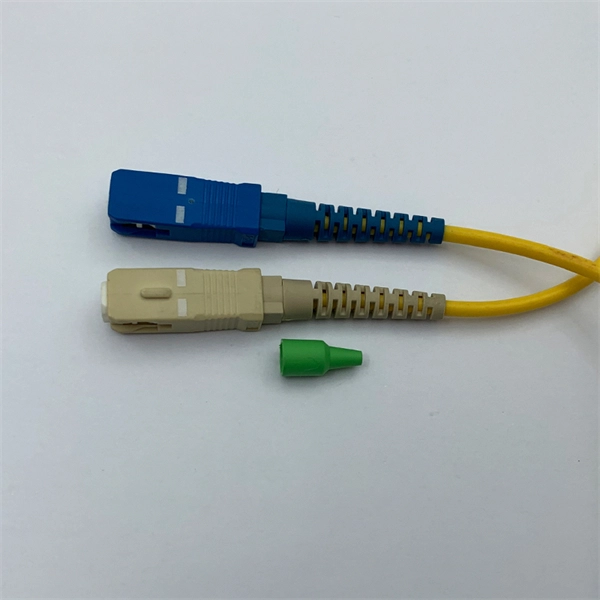 Hollow-core optical fiber manufacturing company