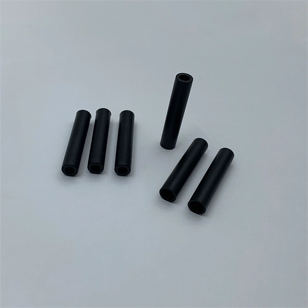 Supporting the crossarm of the cable tray