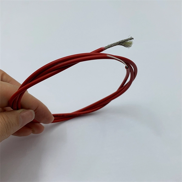 How to connect a PoE switch to power a PoE switch 