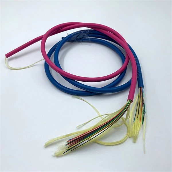 How many heads are there in the pigtail fiber 